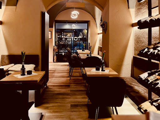 Toni's - Visual