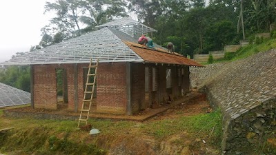 Roofing Contractor