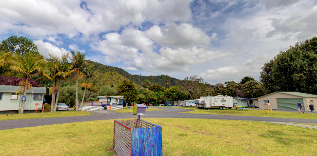 Whangarei TOP 10 Holiday Park - Night club
