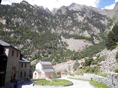 Photos of Dariali monastery complex