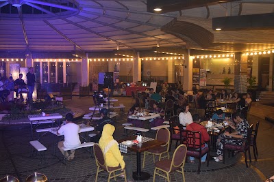 Photos of BARBEQUE DINNER CROWN VICTORIA HOTEL