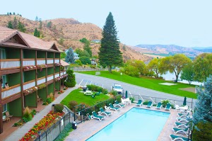 Lakeside Lodge & Suites