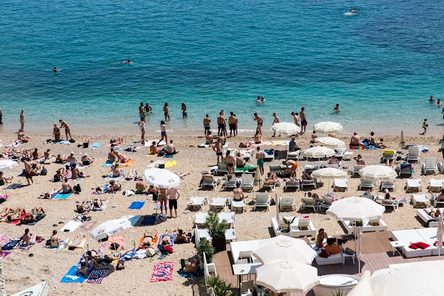 Sveti Jakov beach