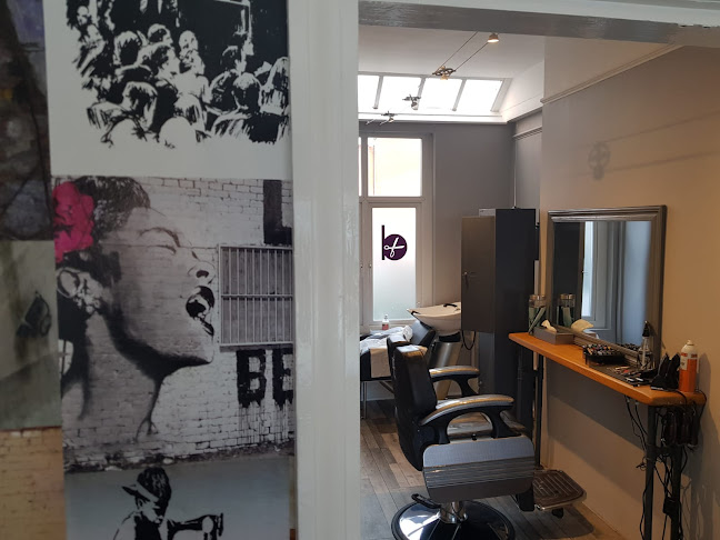 https://laneendsbarbers.nearcut.com/