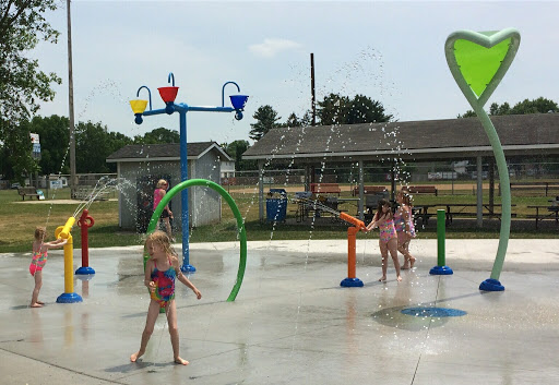 Swimming Pool Splash Pad - Thumbnail