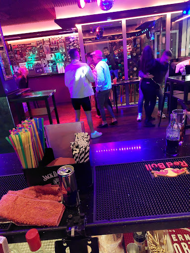 Hals pub - Visual
