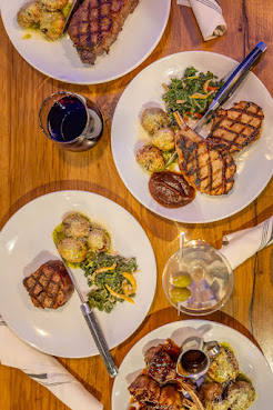 Primrose Table by null