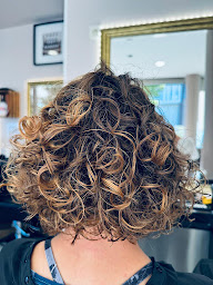 Photo n°5 de Salon Dojem DECINES à Décines-Charpieu (Salon de manucure)