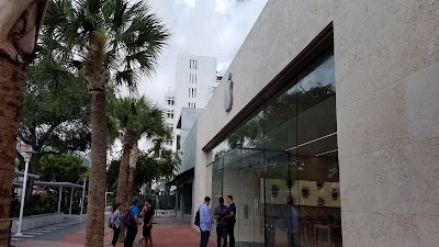 Photos of Apple Lincoln Road