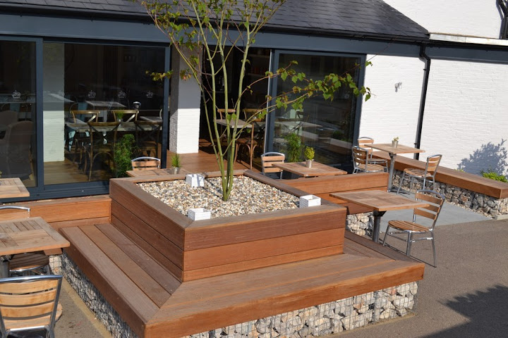 The Kings Head by null