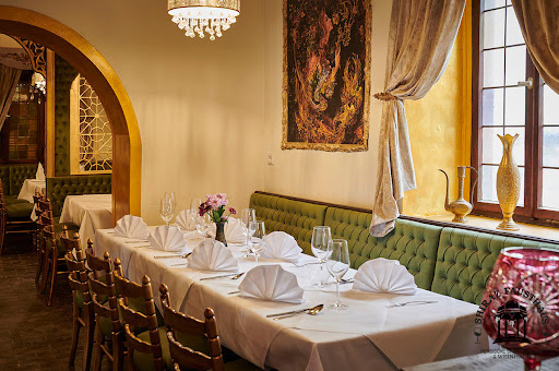Shiraz Fausthaus Restaurant - Thumbnail
