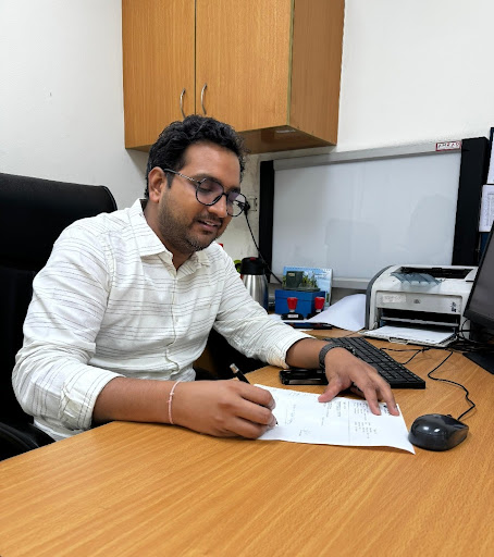 A healthy diet plays a big role in keeping your gallbladder in good shape. Dr. Ashish Sachan, kno… post image