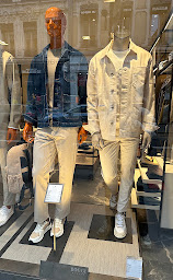 Photo n°25 de Boggi Milano à Lyon (Magasin de vêtements pour hommes)