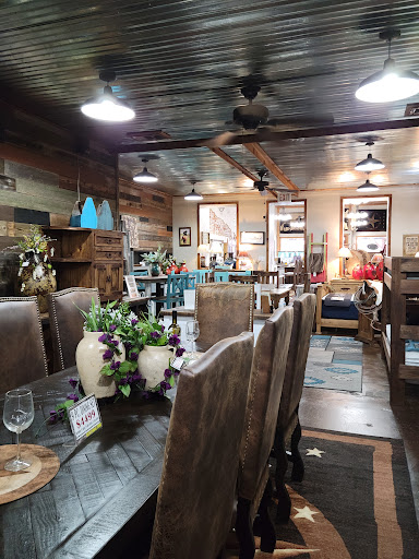 Rick's Home Store - Visual