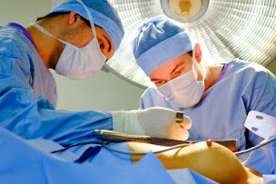 Photo n°17 de Dr Daniel ARNAUD - Chirurgien Esthétique au Mans - Clinique EsthétiqueMans à Le Mans (Chirurgien esthétique)