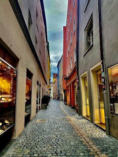 Central - Regensburg Logo
