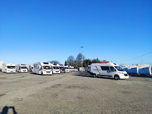 Photo n°11 de IDYLCAR Accessoires Bigorre Caravanes - Idylcar Tarbes - abc65 à Tarbes (Concessionnaire automobile)