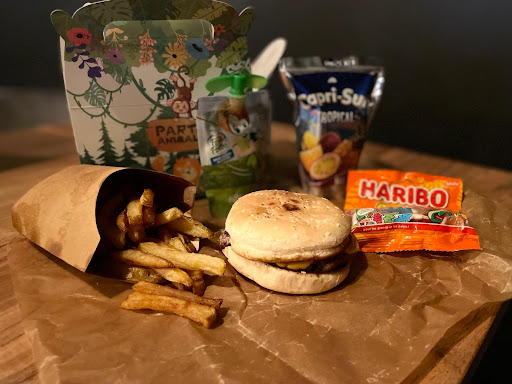 Photo 3 - JONALO BURGER