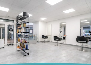 Photo n°5 de Aid mour hair beauty à Romainville (Salon de coiffure)