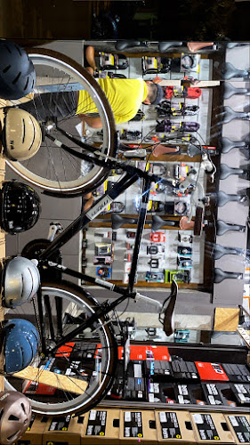 Opinii despre L'atelier Velo Yellow în Paris - Magasin de vélos