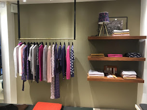 Photo n°19 de Maison Montagut - Rosiers à Paris (Magasin de vêtements pour hommes)