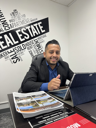 Luis Boche Real Estate Agent - Thumbnail