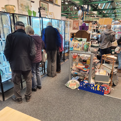 Antiques Bazaar - Thumbnail