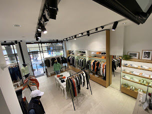 Photo n°4 de Sixième Sens Homme à Sainte-Maxime (Magasin de vêtements pour hommes)