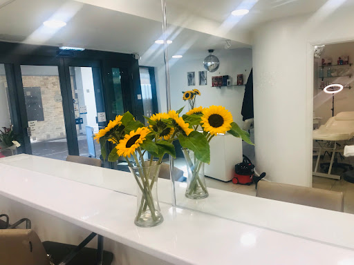 Diamond hair and beauty Salon