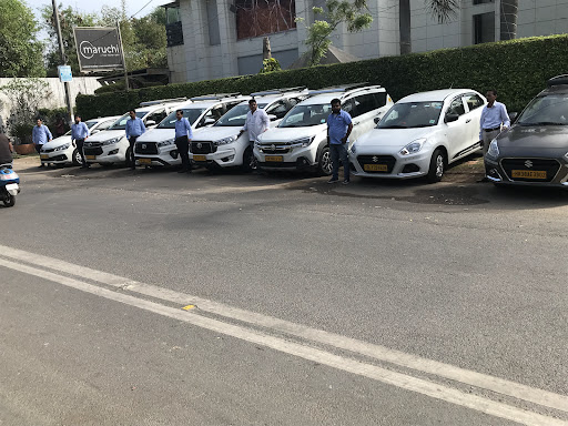 Circle Walk Car Rental Service-South Delhi to Delhi Airport cab rental services