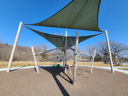 Cedar Niles Park 135th St Trailhead
