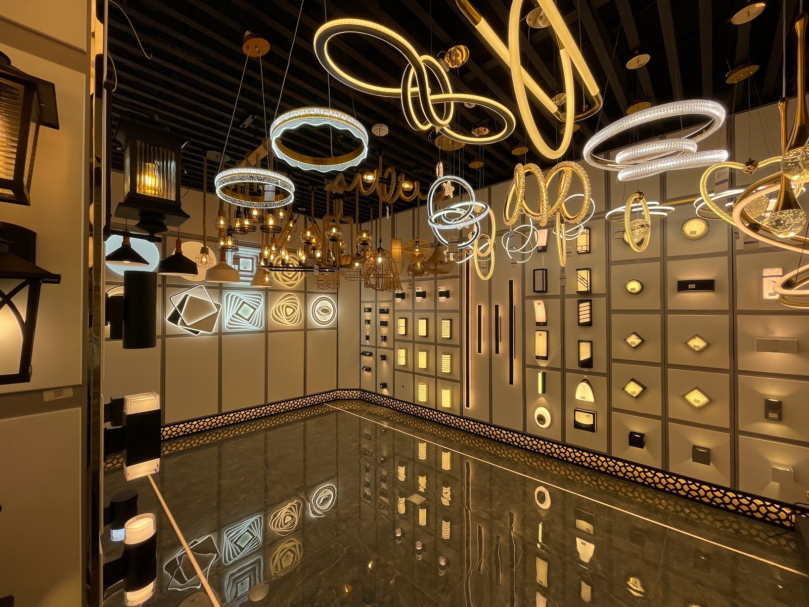 شركة الانارة المطورة للادوات الكهربائية - صورة 2