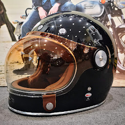 Photo n°2 de - Elmo Casque - à Paris (Magasin de pièces et d'accessoires pour motos)