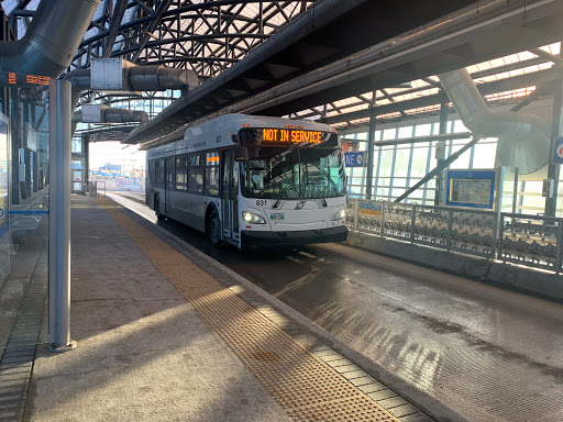 Southbound Southwest Transitway at Osborne Station