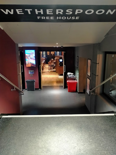 Luther's Bar - Visual