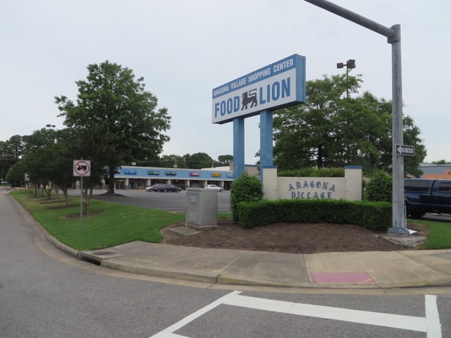 Virginia Beach - Aragona Laundry Land Laundromat storefront and entrance in Virginia Beach
