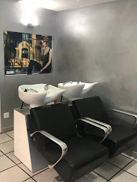 Photo n°13 de coiffure guillaume à Clermont-Ferrand (Salon de coiffure)