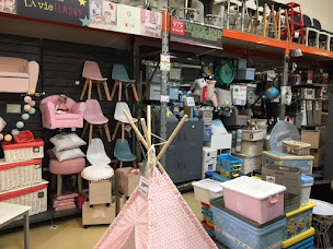 Photo n°6 de Week End Diffusion à Uzerche (Société d'import-export)