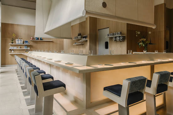 PARI PARI Handroll Bar by null