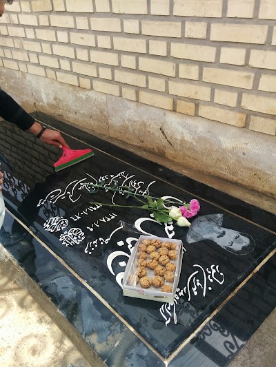 Photos of Emamzadeh Jamal Qarib Shrine