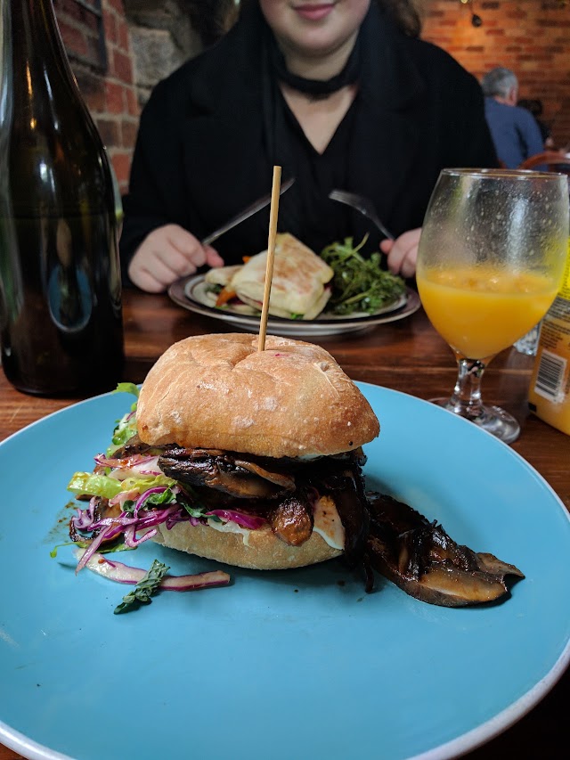 Earthly Pleasures Cafe