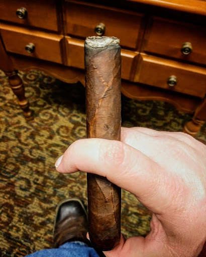Magenis Fine Cigars - Thumbnail