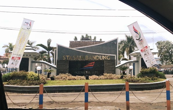 Bandung Station, Author: faridah fang