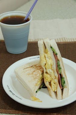 Big fat grilled sandwiches, Author: Hsinpiao Lee