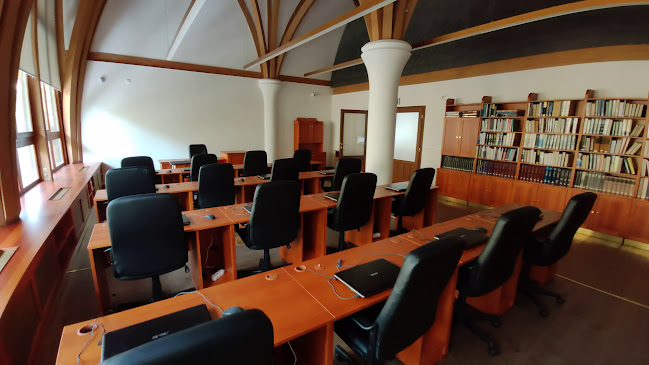 Opinii despre József Attila Városi Könyvtár (Makó) în Makó - Könyvtár