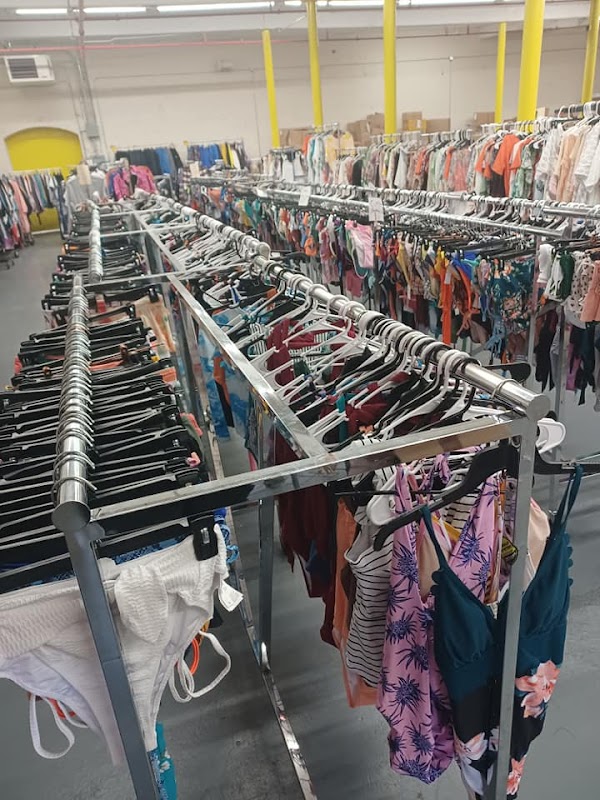 Supreme Discount Warehouse photo 3