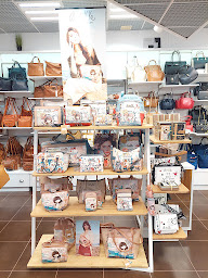 Photo n°26 de Maroquinerie Le Caïman à Cherbourg-en-Cotentin (Magasin de maroquinerie)