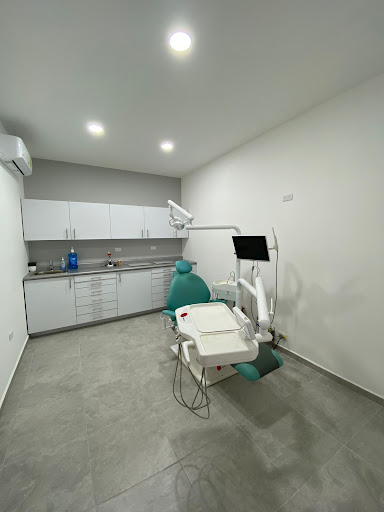 Dra. Mónica Bridgette Guerrero Martínez, Dentista - Odontólogo - Thumbnail
