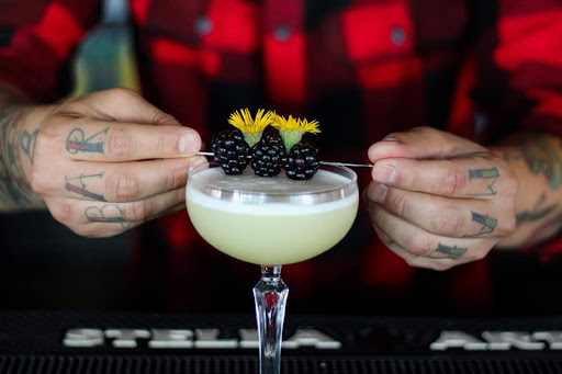 Quilla Moon Bar - Visual