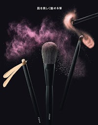 ＰＯＬＡ・ＢＲＥＥＺＥ